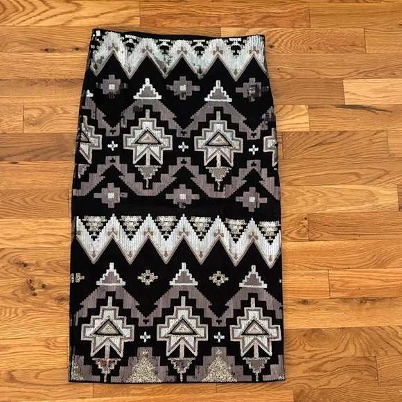 EUC Sequin Geometric Patterned Black and Gray Express Skirt - Picture 1 of 4